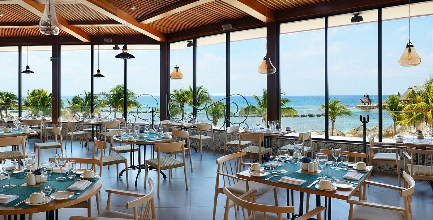 Oceanfront restaurant with floor-to-ceiling windows